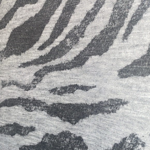 Knox Rose Animal Print Lightweight Sweatshirt Size XL - Picture 9 of 11